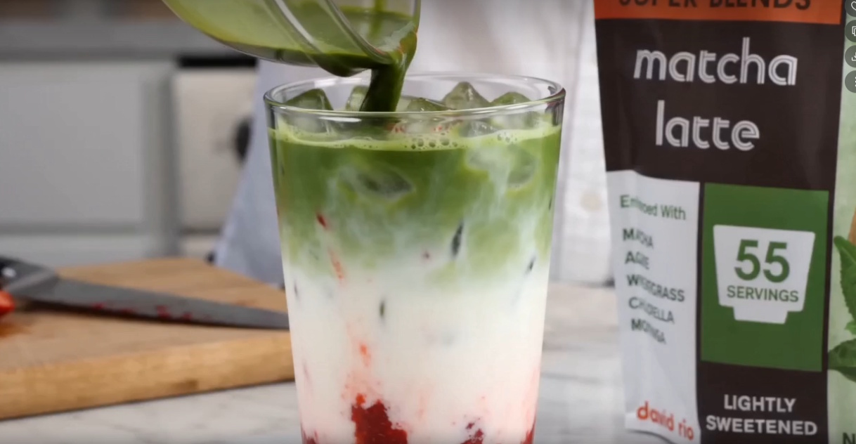 Strawberry Erdbeer Matcha Zubereitung und Rezept